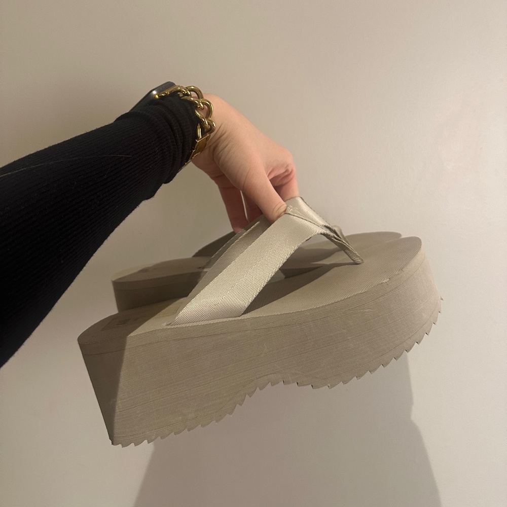Stylish H&M Platform Sandals Cream / Gray Color